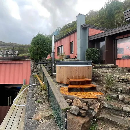 7 Person In Farsund