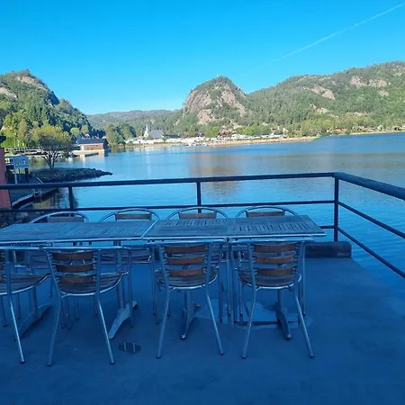 7 Person In Semesterbostad Farsund